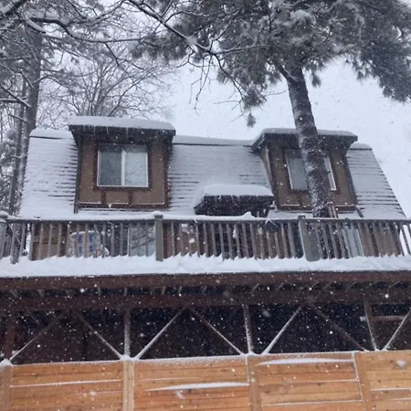 Blissfully Wild -With Hot Tub And Pets Are Welcome